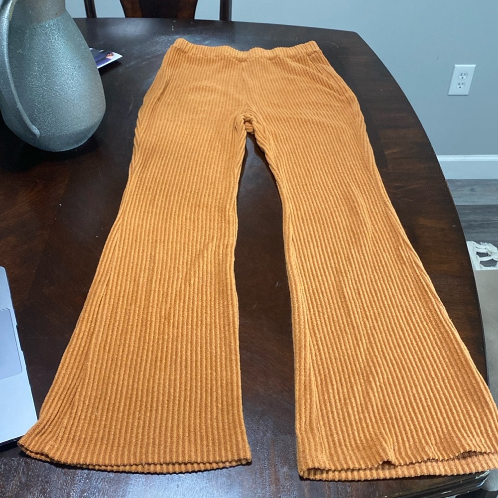 Ribbed flare leggings